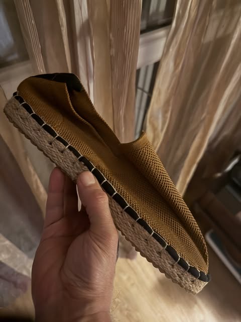 Mustard espadrille with a jute rope sole